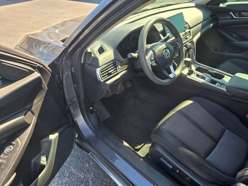 Used 2018 Honda Accord EX image 4