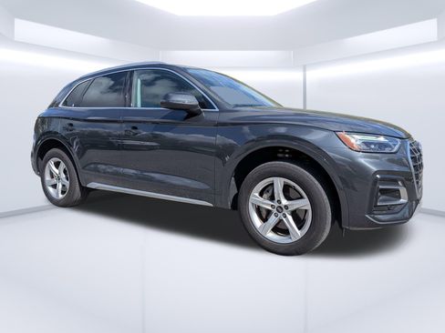 Used 2024 Audi Q5 2.0T Premium w/ Convenience Package image 1