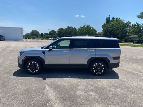 Used 2024 Hyundai Santa Fe SEL image 3