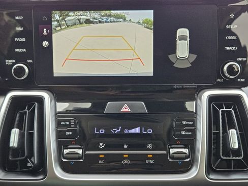 Certified 2022 Kia Sorento S w/ Panoramic Sunroof Package FWD image 7