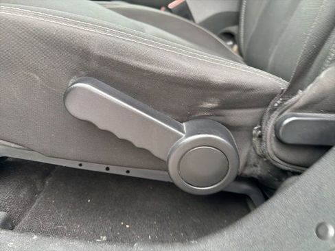 Used 2018 Jeep Wrangler Unlimited Sahara image 19