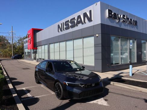 Used 2025 Honda Civic Sport image 2