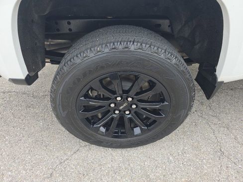 Used 2022 GMC Canyon Elevation Standard image 12