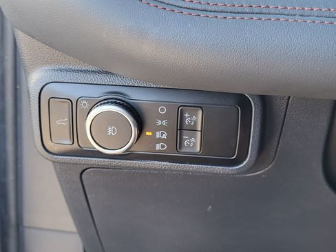 Used 2025 Ford Explorer Active w/ Active Comfort Package RWD image 13