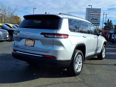 Certified 2023 Jeep Grand Cherokee L Laredo image 3