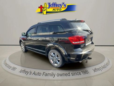 Used 2011 Dodge Journey Lux w/ Navigation Convenience Group FWD image 3