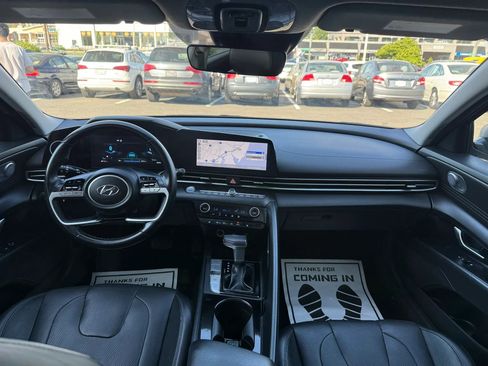 Used 2021 Hyundai Elantra Limited w/ Cargo Package FWD image 11
