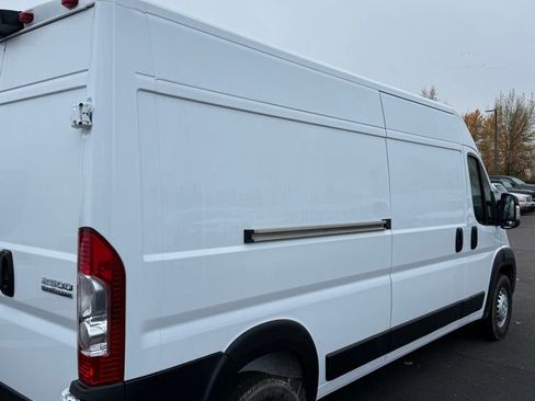 New 2026 RAM ProMaster 2500 w/ Convenience Group FWD image 7