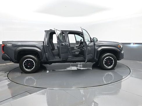 Used 2024 Toyota Tacoma TRD Off-Road image 27