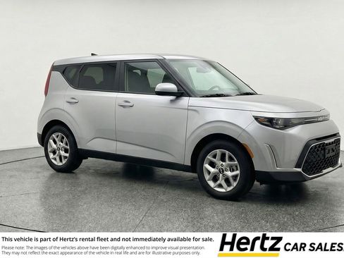 Used 2025 Kia Soul LX w/ LX Technology Package FWD image 1