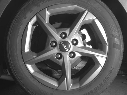 Used 2025 Kia K4 FWD image 14