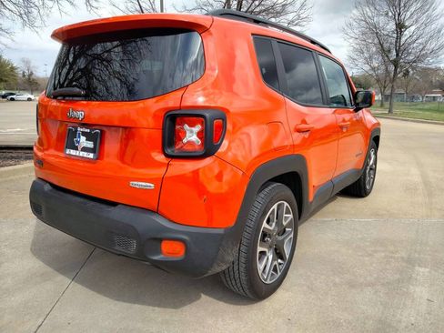 Used 2017 Jeep Renegade Latitude image 5