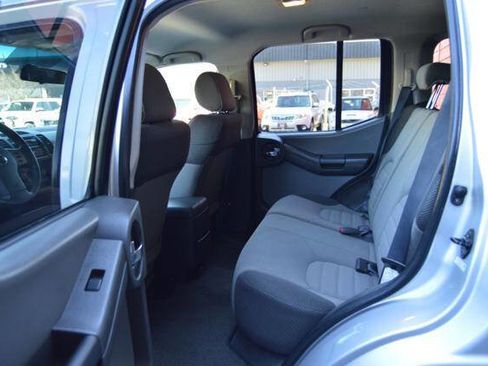 Used 2008 Nissan Xterra S w/ Supplemental Air Bag Pkg image 12