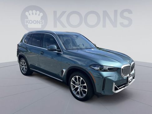 Used 2024 BMW X5 xDrive40i w/ Parking Assistance Package AWD/4WD image 18