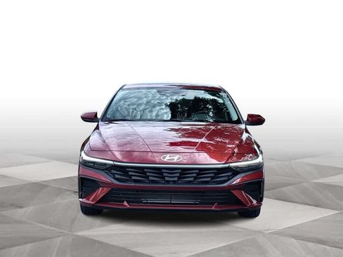 Used 2025 Hyundai Elantra SE FWD image 3