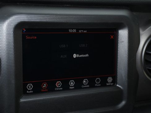 Used 2022 Jeep Wrangler Sport image 34