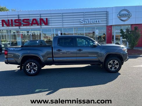 Used 2019 Toyota Tacoma TRD Sport w/ Technology Package AWD/4WD image 8