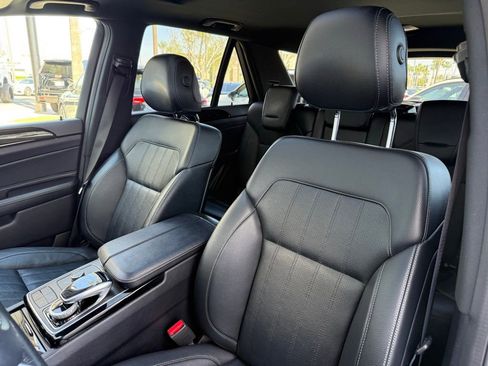 Used 2019 Mercedes-Benz GLE 400 4MATIC image 13