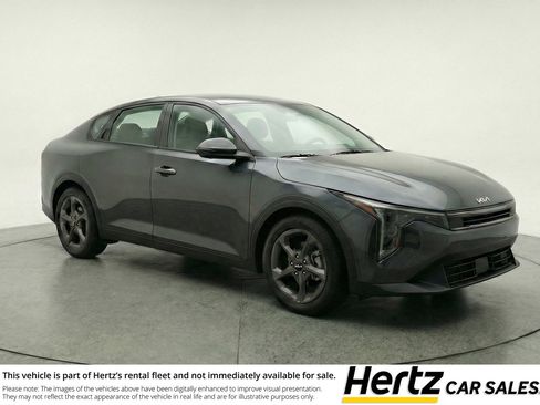 Used 2025 Kia K4 LXS image 1