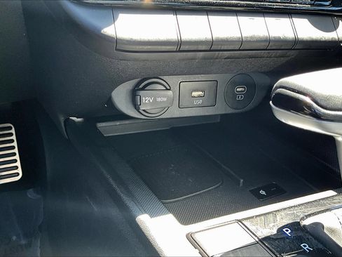 Used 2025 Hyundai Elantra Sport FWD image 18