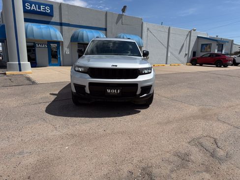 Used 2023 Jeep Grand Cherokee L Laredo AWD/4WD image 2