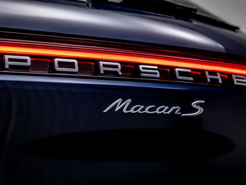 Used 2022 Porsche Macan S image 32