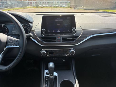 Used 2026 Nissan Altima 2.5 SV FWD image 14