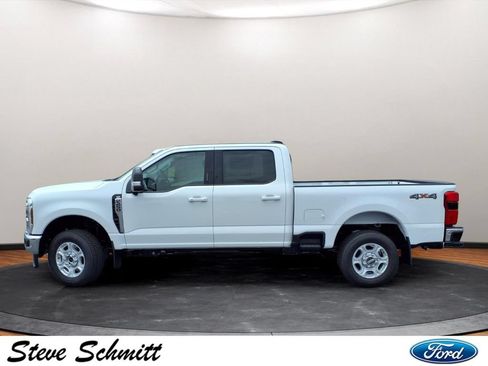New 2026 Ford F250 XLT w/ XLT Premium Package AWD/4WD image 2