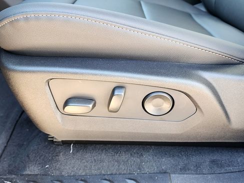 New 2026 GMC Canyon Elevation w/ Convenience Package image 16