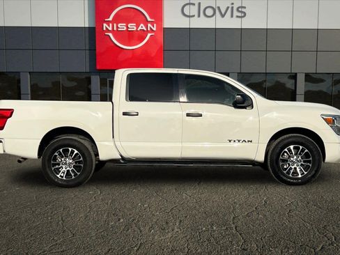 Certified 2023 Nissan Titan SV image 9