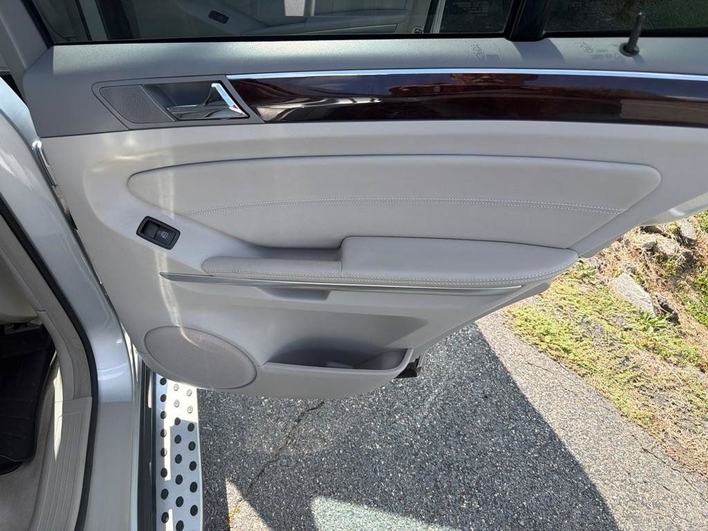 Used 2009 Mercedes-Benz ML 63 AMG 4MATIC image 34