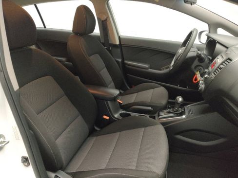 Used 2017 Kia Forte LX image 21