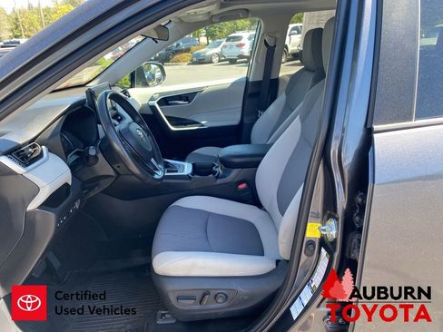 Certified 2021 Toyota RAV4 XLE w/ Convenience Package AWD/4WD image 11