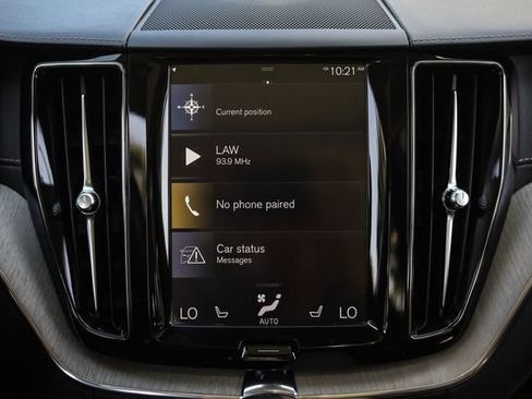 Used 2018 Volvo XC60 T6 Inscription w/ Convenience Package AWD/4WD image 32