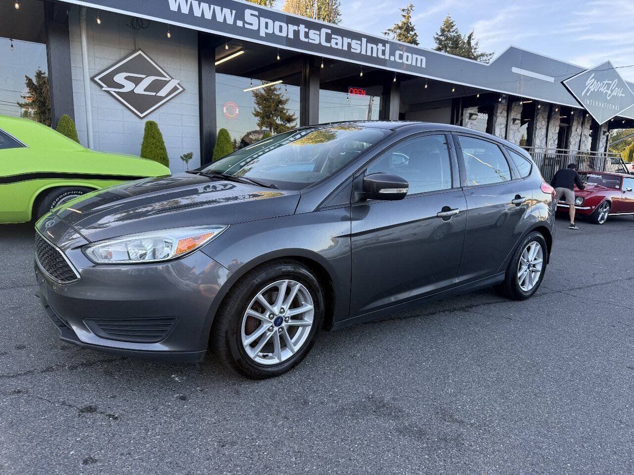 Used 2016 Ford Focus SE FWD image 1