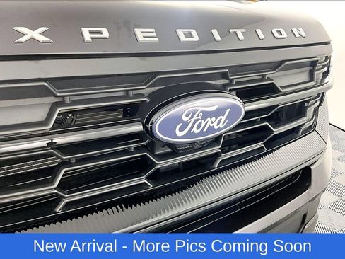 Used 2025 Ford Expedition Active AWD/4WD image 31