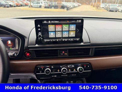 Certified 2025 Honda Pilot Elite image 37