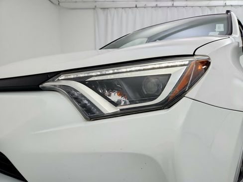 Used 2016 Toyota RAV4 SE image 25