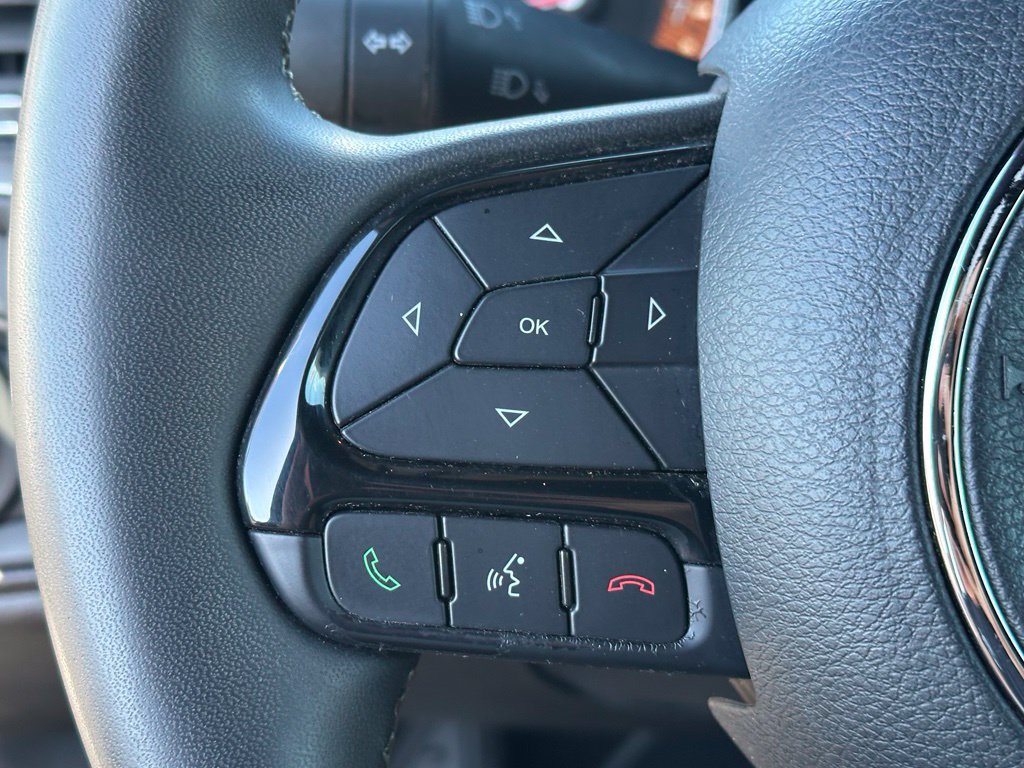 Used 2021 Jeep Renegade Latitude AWD/4WD image 29