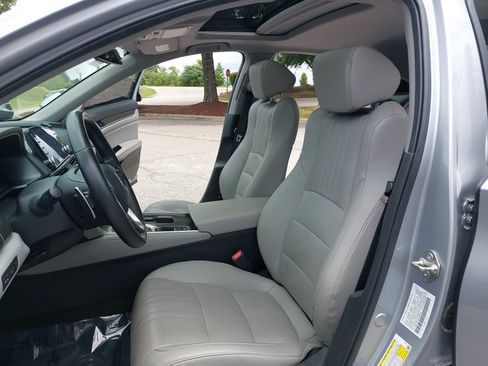 Used 2019 Honda Accord Touring image 15