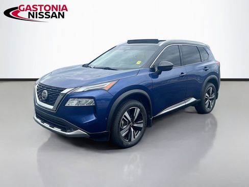 Used 2021 Nissan Rogue Platinum image 3