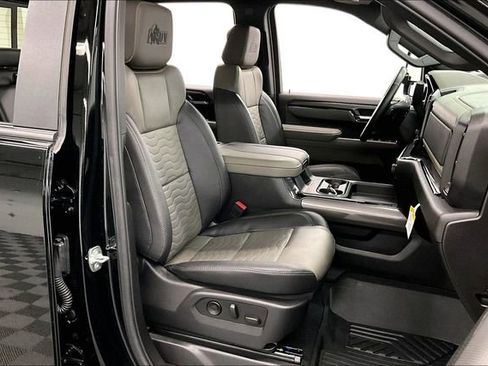 Used 2025 Chevrolet Silverado 2500 ZR2 w/ ZR2 Bison Edition image 8