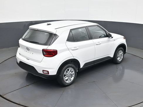 New 2026 Hyundai Venue SE FWD image 17