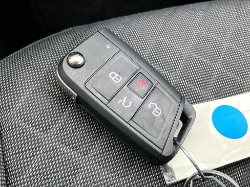 Used 2020 Volkswagen Tiguan S FWD image 15