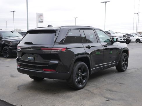 New 2025 Jeep Grand Cherokee Limited w/ Black Appearance Package image 2