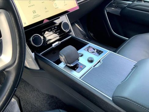 Used 2023 Land Rover Range Rover SE image 16