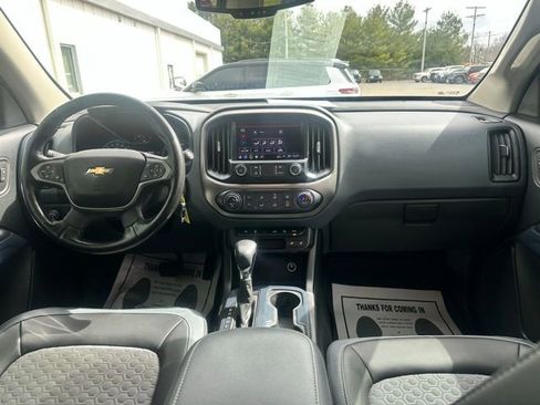 Used 2022 Chevrolet Colorado Z71 w/ Z71 Midnight Edition image 13