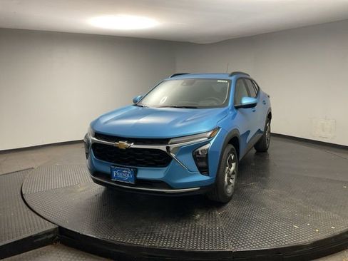 New 2026 Chevrolet Trax LT image 3