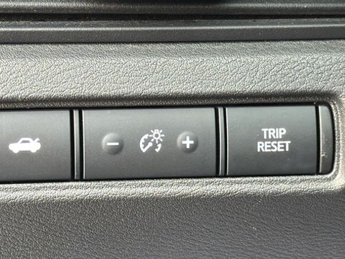 Used 2024 Nissan Altima 2.5 SV AWD/4WD image 14