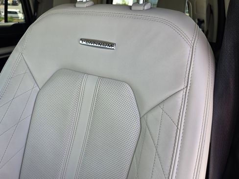 Used 2019 Ford Expedition Platinum image 13